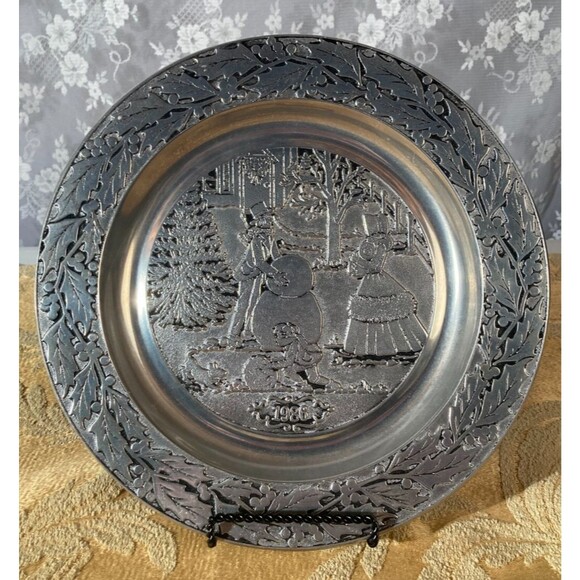 Vintage 80s Pewter Plate 1980s Holiday Winter Christmas Theme Decor Cottagecore - Picture 1 of 4